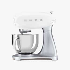 Robot sur socle blanc SMEG années 50 SMF04WHEU